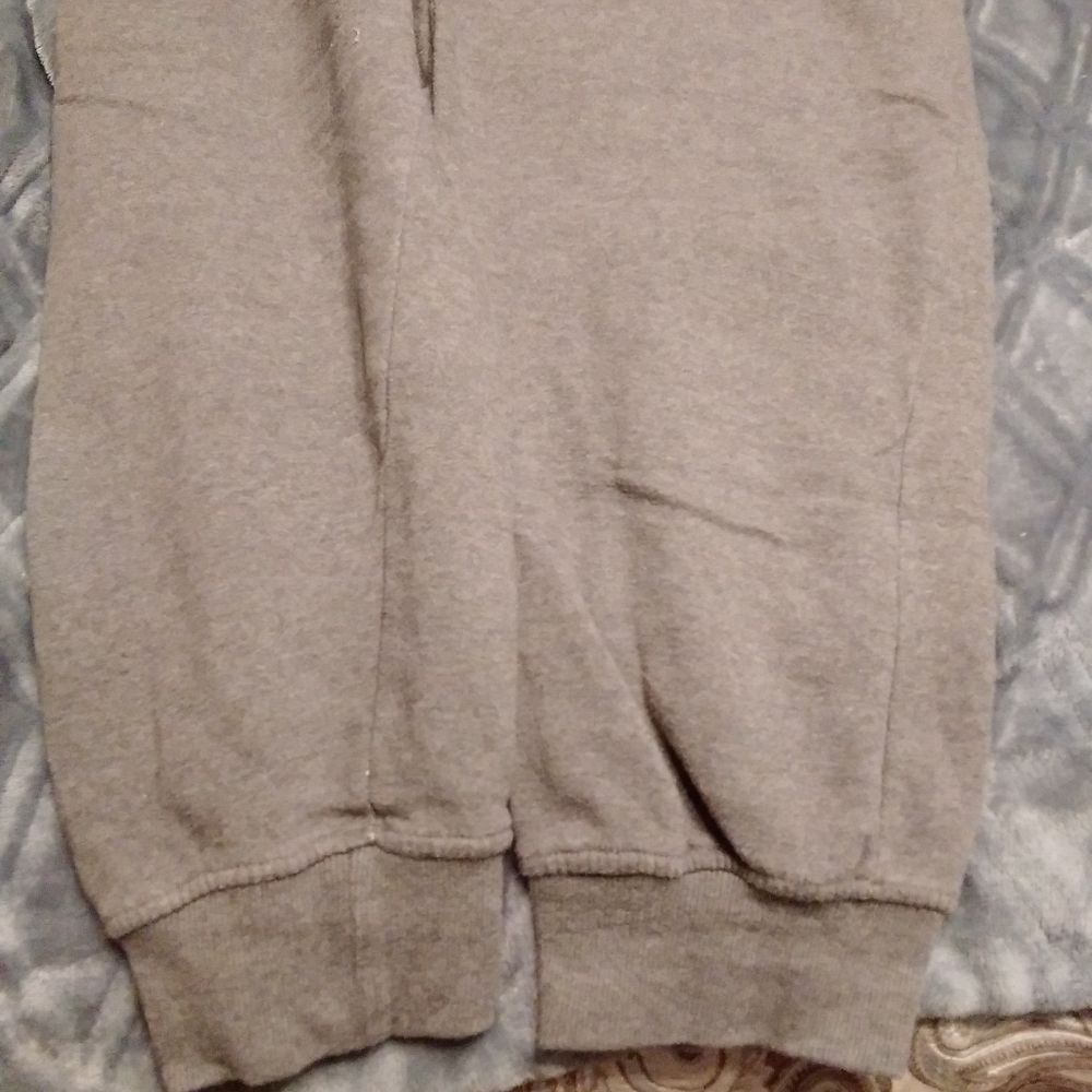 Sweats - Picture 2 of 4